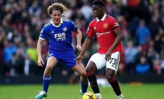 曼联压哨夜遭拒！4000万欧后腰说不，中场困局何解？