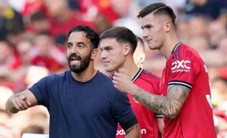 0比1首战告负！曼联防线漏洞百出，主帅战术及选人遭多方质疑