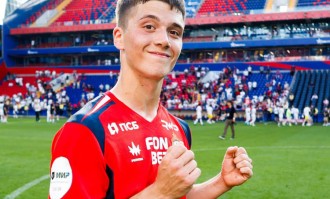 曝曼联或500万签中场小妖！6场3球1助攻，他有儿魔梦尤其敬仰弗爵