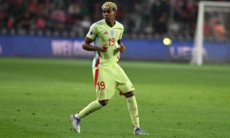 弗里克换人策略揭秘：巴萨前9轮西甲中场换人频繁背后的原因与影响